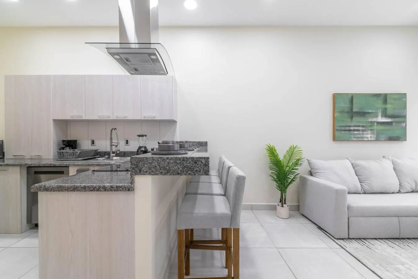 2 Bd Suite With Balcony Gym Rooftop Pool Playa del Carmen