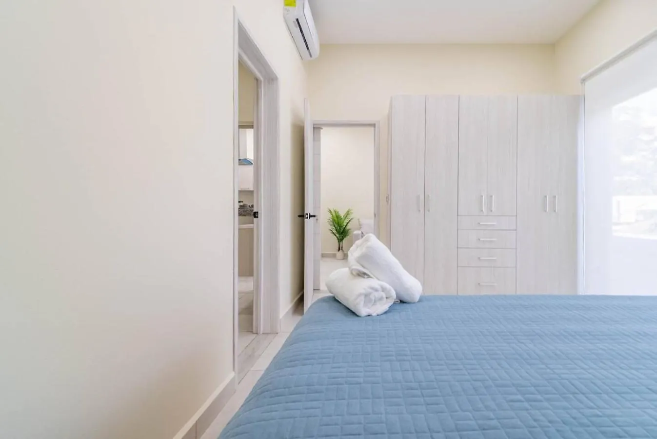 2 Bd Suite With Balcony Gym Rooftop Pool Playa del Carmen
