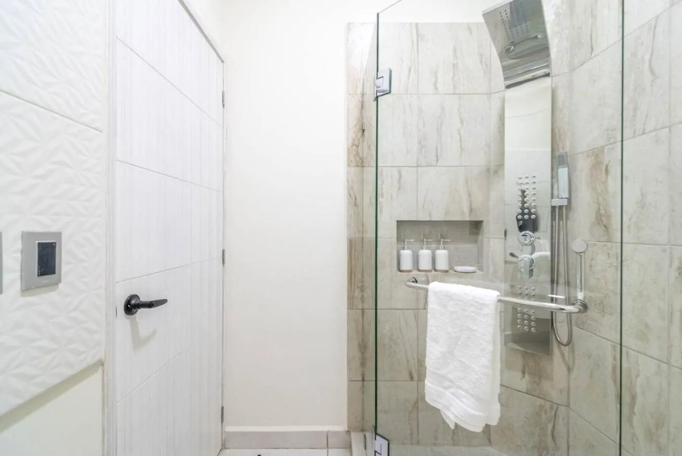 2 Bd Suite With Balcony Gym Rooftop Pool Playa del Carmen Holiday home