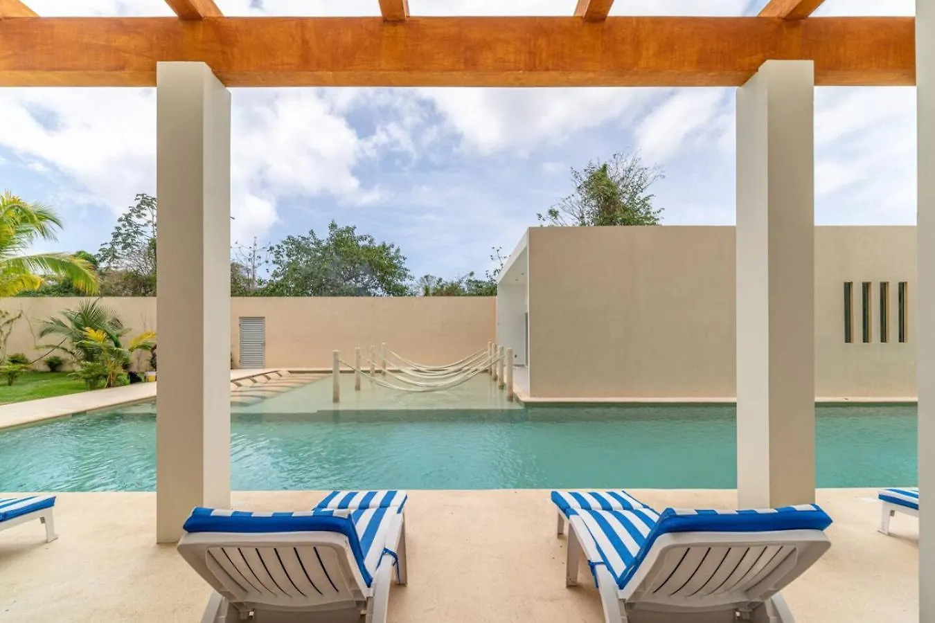 2 Bd Suite With Balcony Gym Rooftop Pool Playa del Carmen