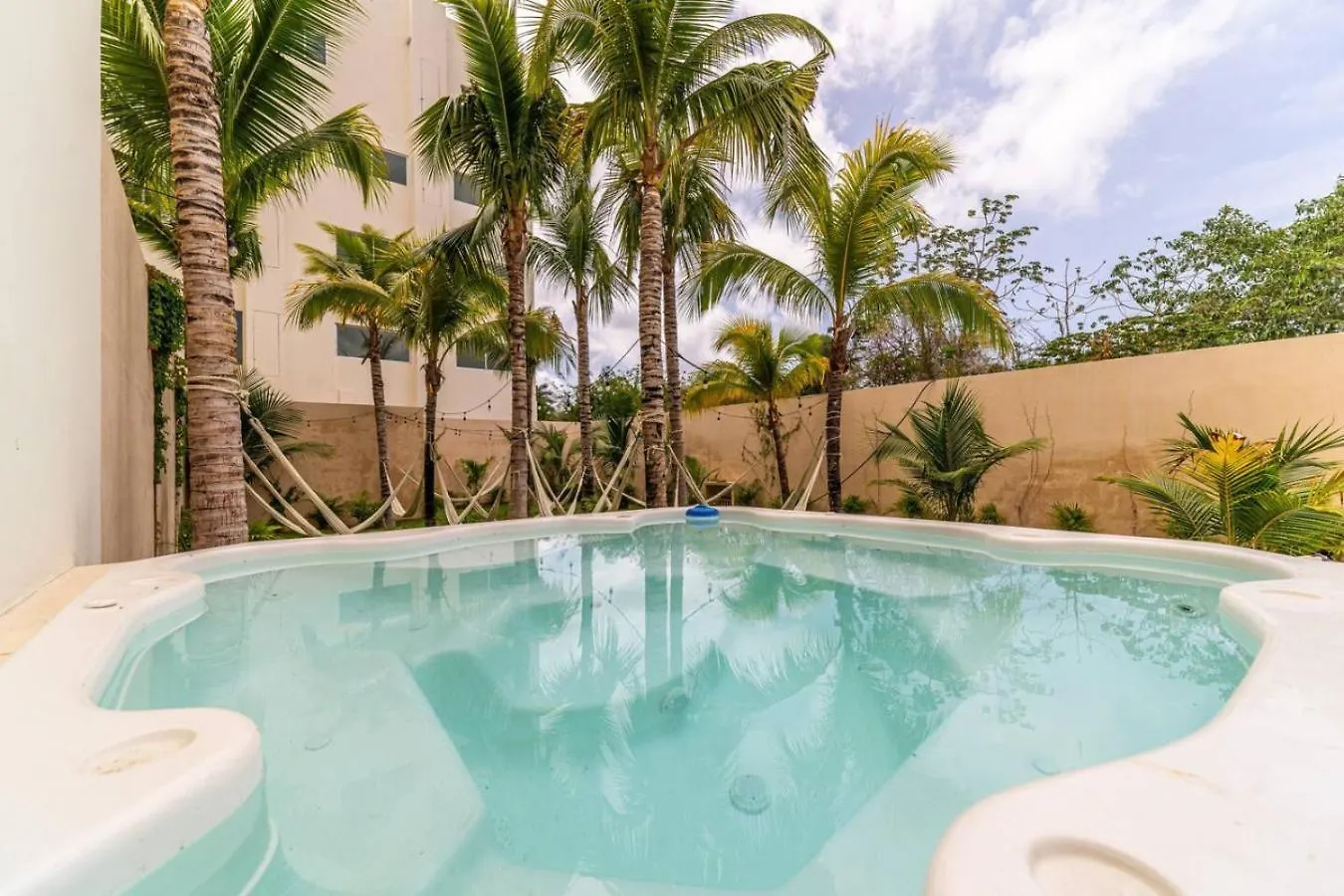 2 Bd Suite With Balcony Gym Rooftop Pool Playa del Carmen