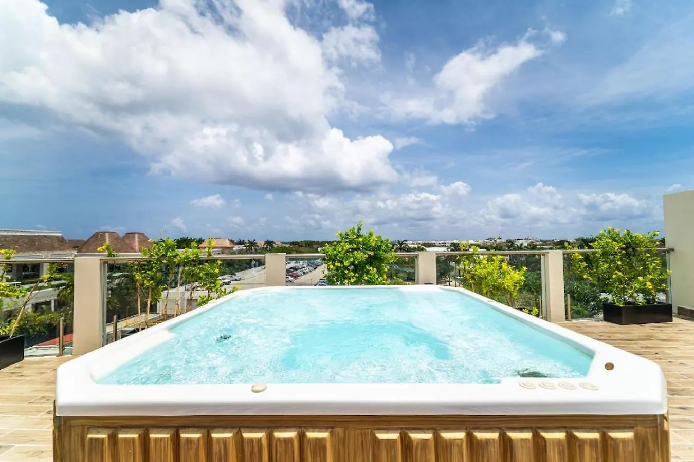 2 Bd Suite With Balcony Gym Rooftop Pool location